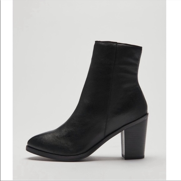 Urban Outfitters Maya Leather Boot - Picture 2 of 10